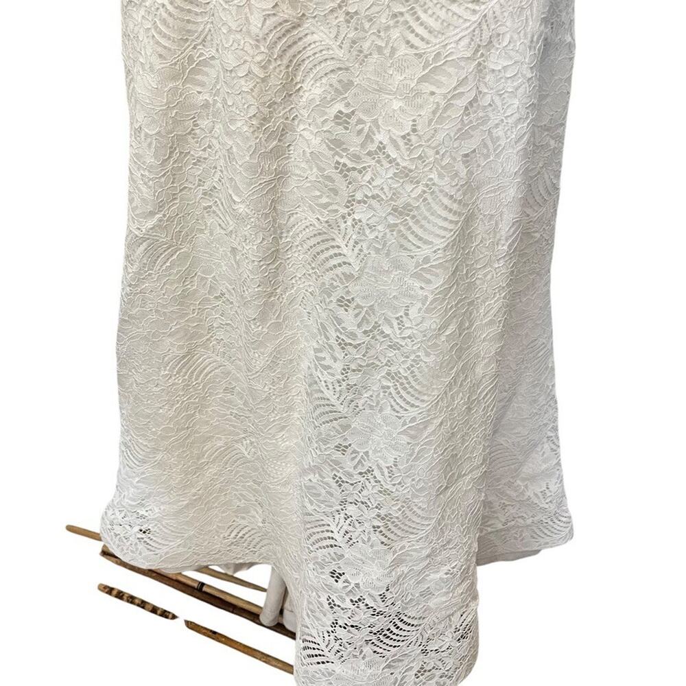 Melissa Sweet Ivory Lace V-Neck Trumpet Wedding Gown - Picture 8 of 16